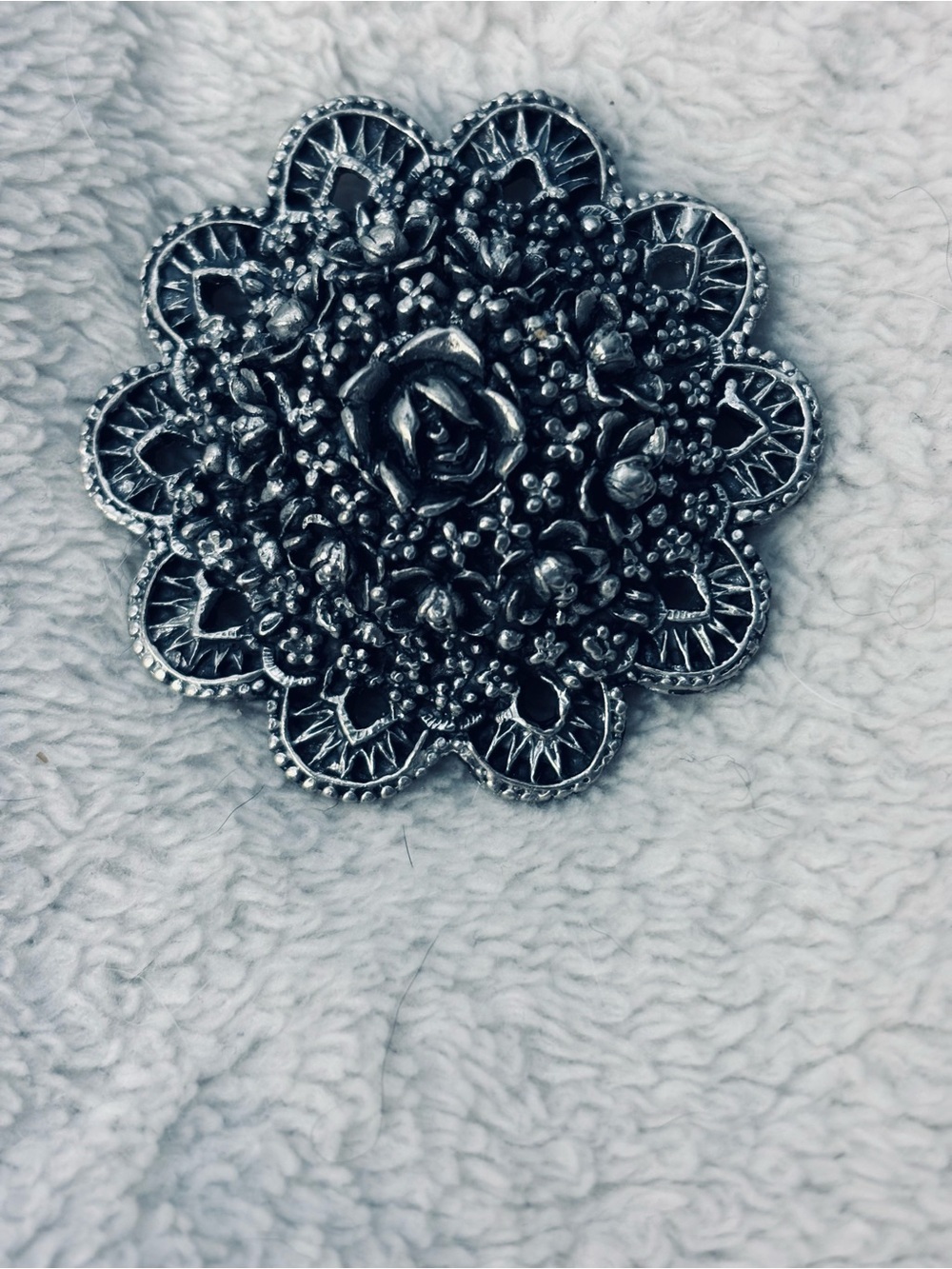 ELIAS 1990 Fine Pewter Floral Domed Textured Brooch - 1 7/8”